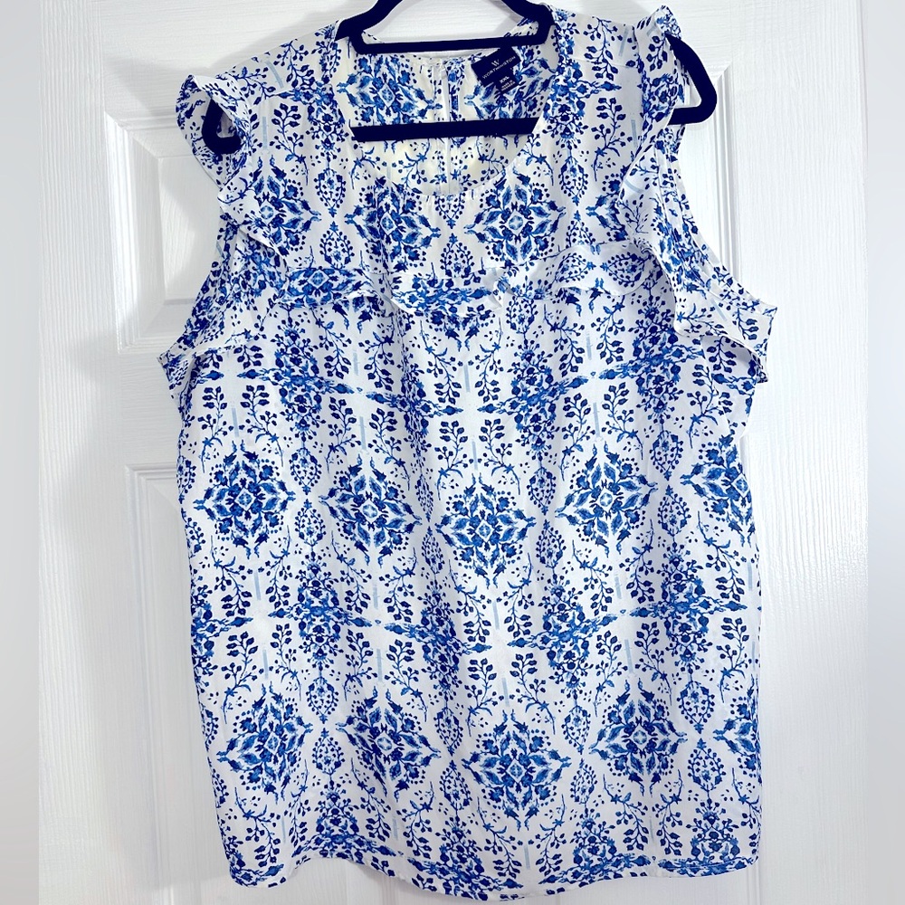 Blue and white 2x blouse